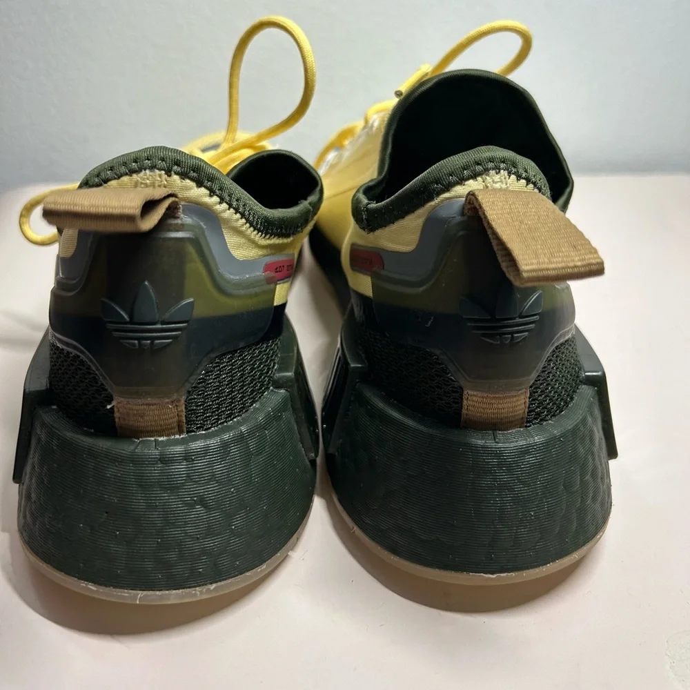 Adidas Men’s NMD R1 Spectoo “Star Wars Bossk” Yellow Men's 5.5/Women's 6.5 - Picture 3 of 7